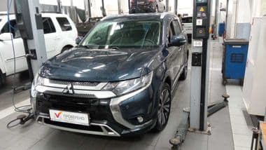 Mitsubishi Outlander 2019 года, 92 525 км - вид 1