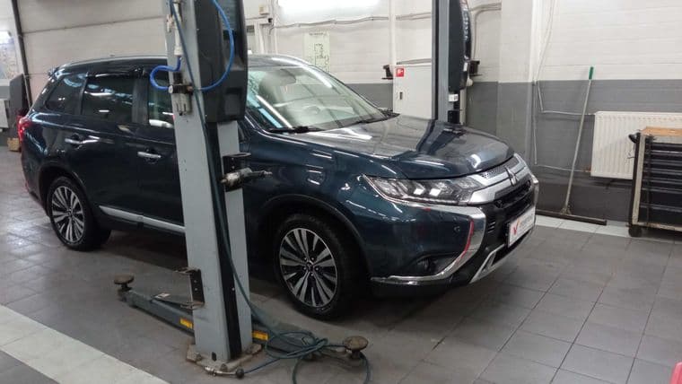 Mitsubishi Outlander 2019 года, 92 525 км - вид 2