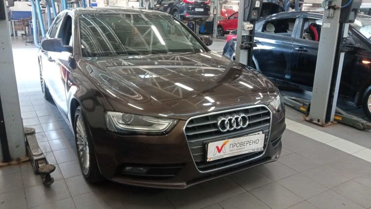 Audi A4 2014 года, 188 970 км - вид 2