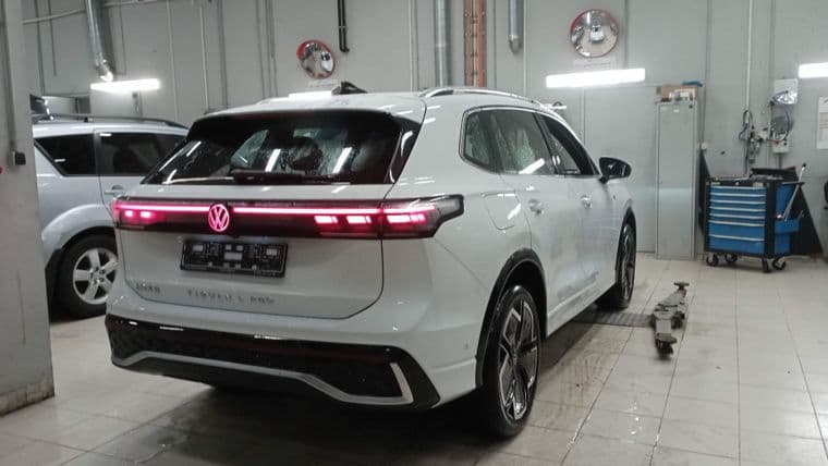 Volkswagen Tiguan L, 2024 - вид 2