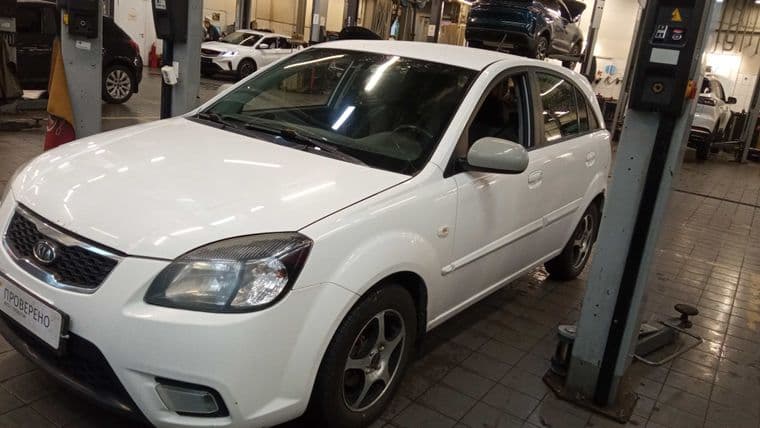 Kia Rio 2011 года, 230 943 км - вид 1