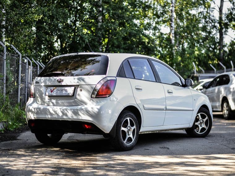KIA Rio 2011 года, 230 943 км - вид 2