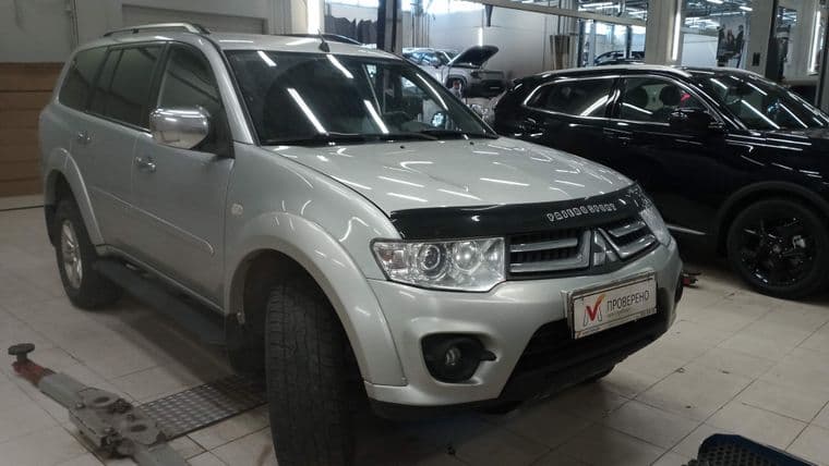 Mitsubishi Pajero Sport 2015 года, 272 602 км - вид 1