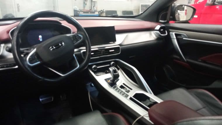 Geely Coolray, 2021 - вид 4