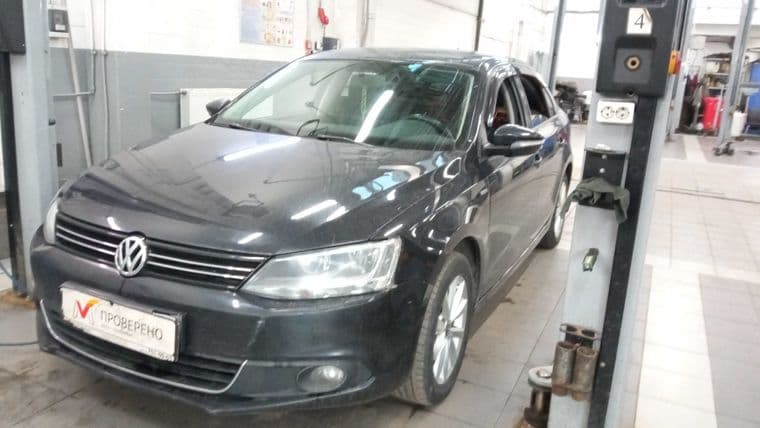 Volkswagen Jetta 2013 года, 147 319 км - вид 1