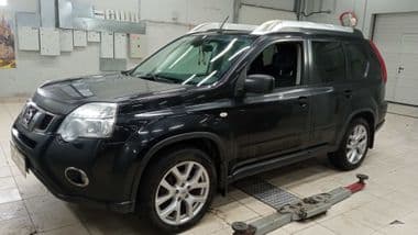 Nissan X-Trail 2013 года, 390 000 км - вид 1