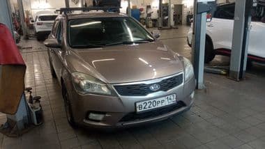 KIA Ceed 2010 года, 231 902 км - вид 2