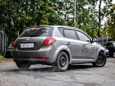 KIA Ceed 2010 года, 231 902 км - вид 2
