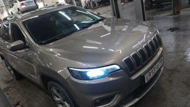 Jeep Cherokee 2018 года, 130 540 км - вид 2