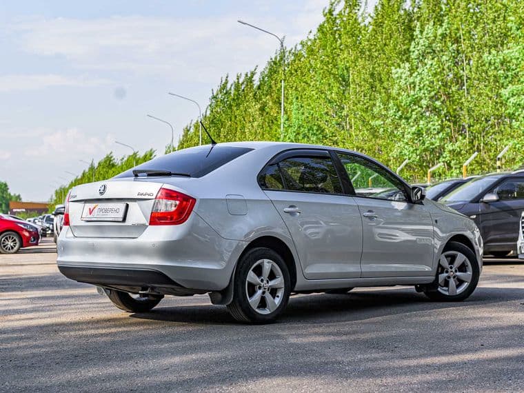 Skoda Rapid 2015 года, 181 252 км - вид 2