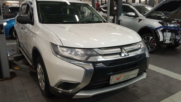 Mitsubishi Outlander, 2017 - вид 1