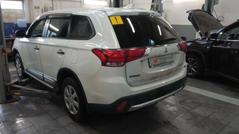 Mitsubishi Outlander, 2017 - вид 3