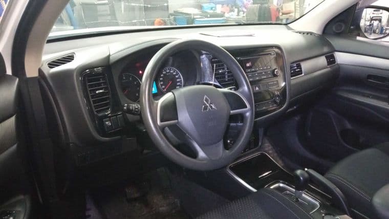 Mitsubishi Outlander, 2017 - вид 4