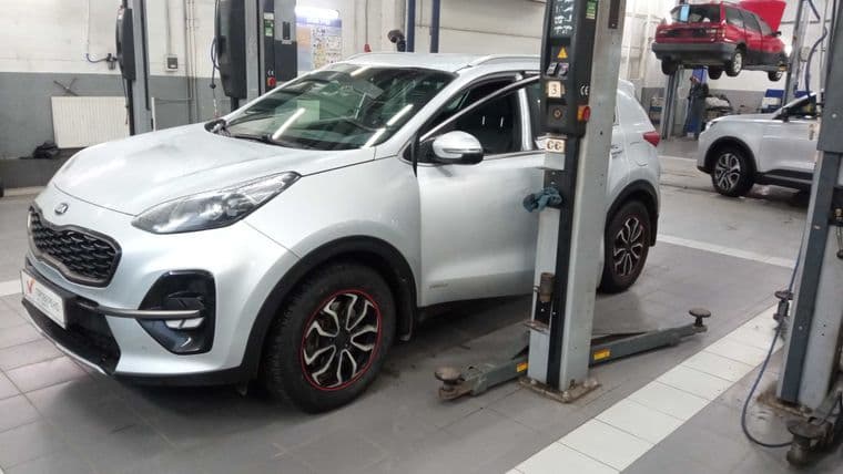 KIA Sportage 2018 года, 70 790 км - вид 1