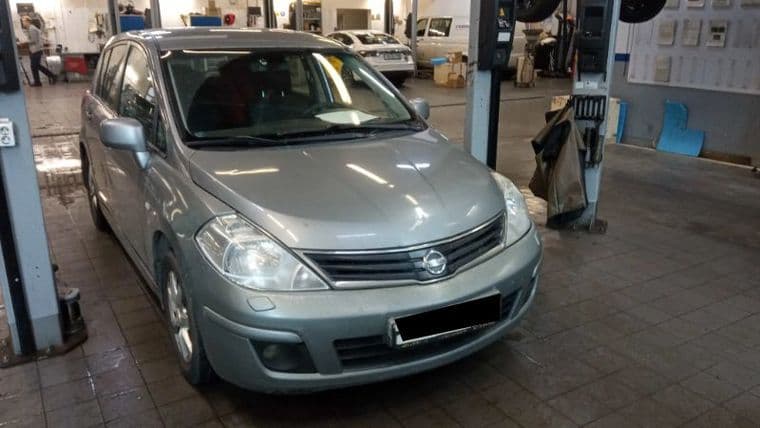 Nissan Tiida, 2010 - вид 1