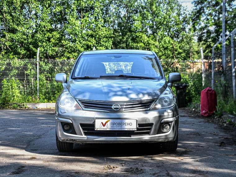 Nissan Tiida, 2010 - вид 2