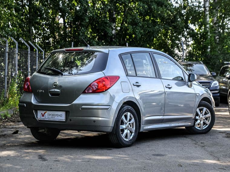 Nissan Tiida, 2010 - вид 1