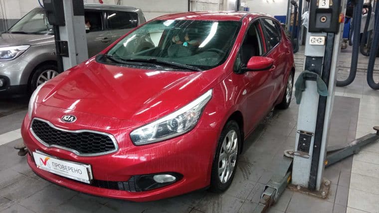 KIA Ceed 2013 года, 235 158 км - вид 1