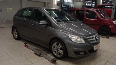 Mercedes-Benz B-класс 2010 года, 221 435 км - вид 2