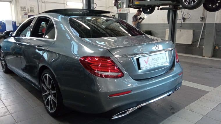 Mercedes-Benz E-класс, 2019 - вид 3