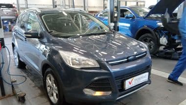 Ford Kuga 2014 года, 168 015 км - вид 2