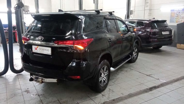 Toyota Fortuner, 2018 - вид 2