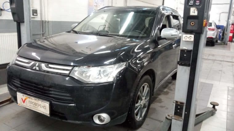 Mitsubishi Outlander 2012 года, 210 299 км - вид 1
