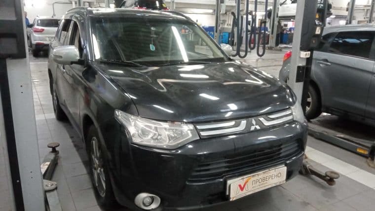 Mitsubishi Outlander 2012 года, 210 299 км - вид 2