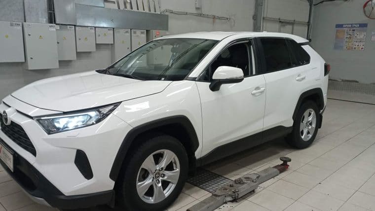 Toyota RAV4 2022 года, 60 383 км - вид 1