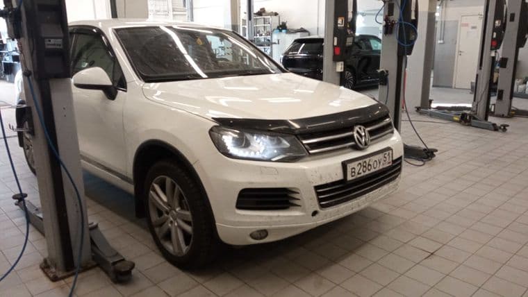 Volkswagen Touareg, 2012 - вид 1