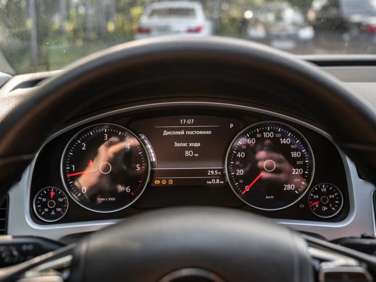 Volkswagen Touareg, 2012 - вид 4