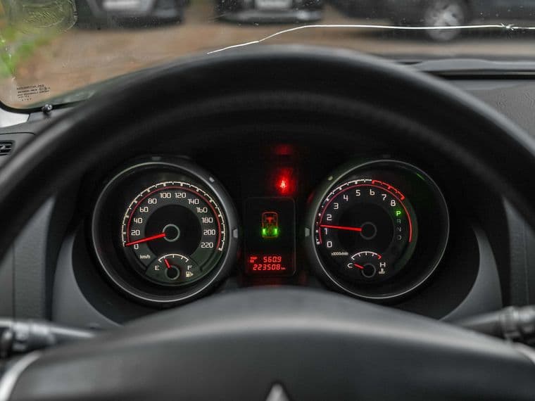Mitsubishi Pajero, 2012 - вид 4