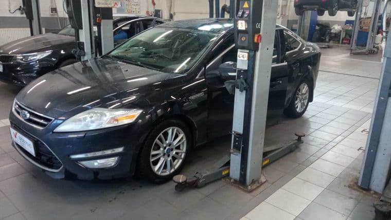 Ford Mondeo 2012 года, 244 925 км - вид 1