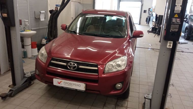 Toyota RAV4, 2010