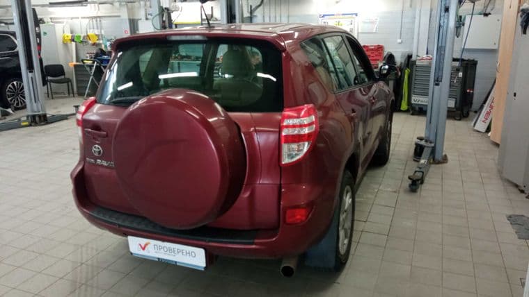 Toyota RAV4, 2010 - вид 2