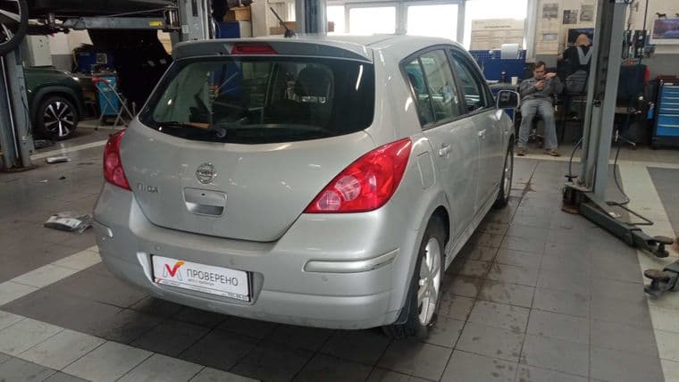 Nissan Tiida, 2013 - вид 4