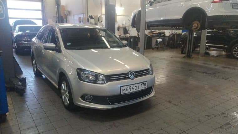 Volkswagen Polo 2012 года, 118 827 км - вид 2