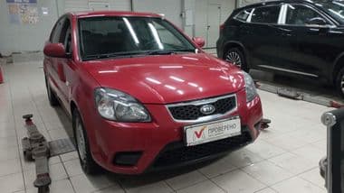 KIA Rio 2011 года, 98 000 км - вид 2