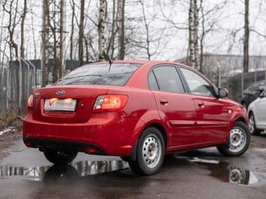 Kia Rio 2011 года, 98 000 км - вид 2