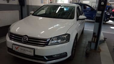 Volkswagen Passat 2011 года, 185 370 км - вид 1