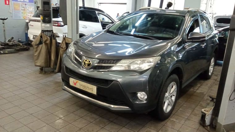 Toyota RAV4, 2013