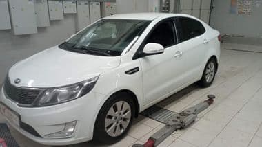 KIA Rio 2014 года, 155 500 км - вид 1