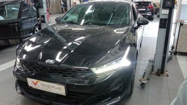 KIA K5 2020 года, 137 510 км - вид 1