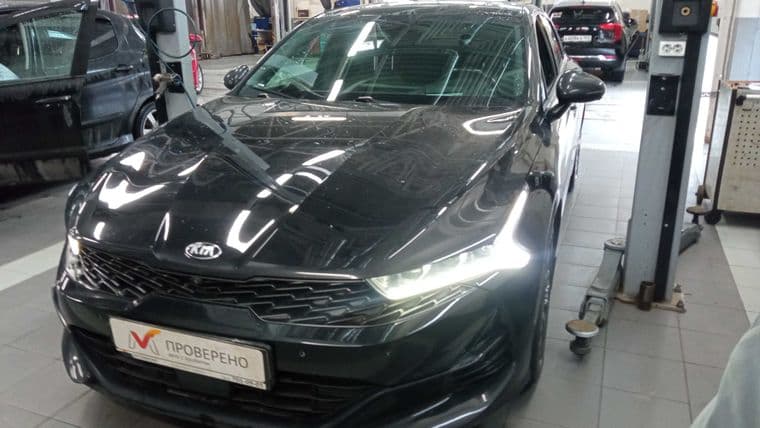 KIA K5 2020 года, 137 510 км - вид 1