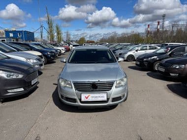 Volkswagen Passat 2008 года, 255 003 км - вид 2