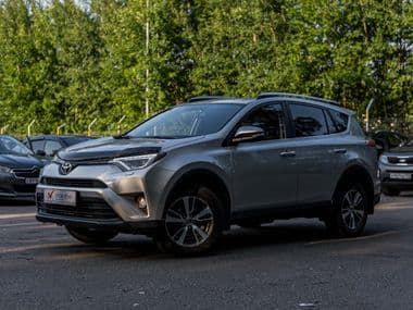 Toyota RAV4 2018 года, 196 951 км - вид 1