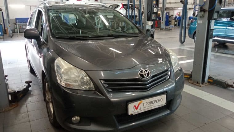 Toyota Verso, 2012 - вид 1