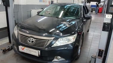 Toyota Camry 2014 года, 200 393 км - вид 1
