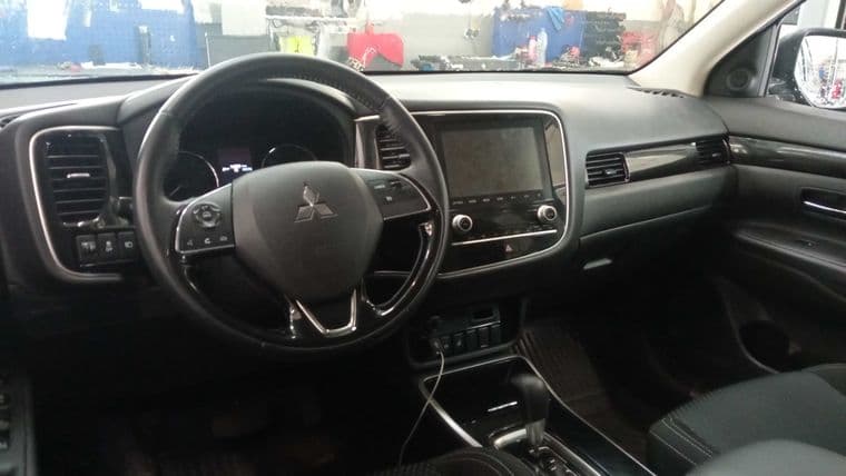 Mitsubishi Outlander, 2020 - вид 4