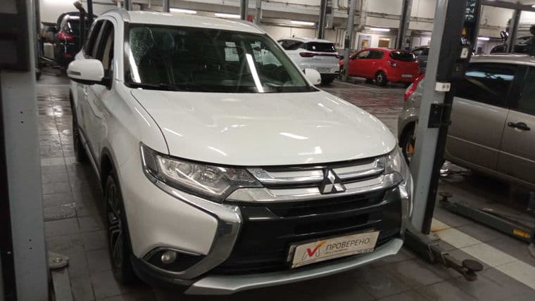 Mitsubishi Outlander, 2017 - вид 1